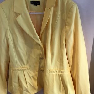 Isabella yellow suit